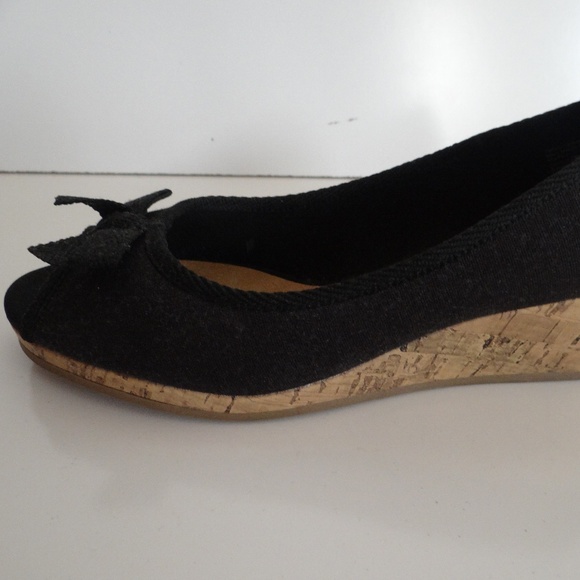 Girl's American Eagle Black Wedges Size 4 1/2 New - Picture 5 of 6